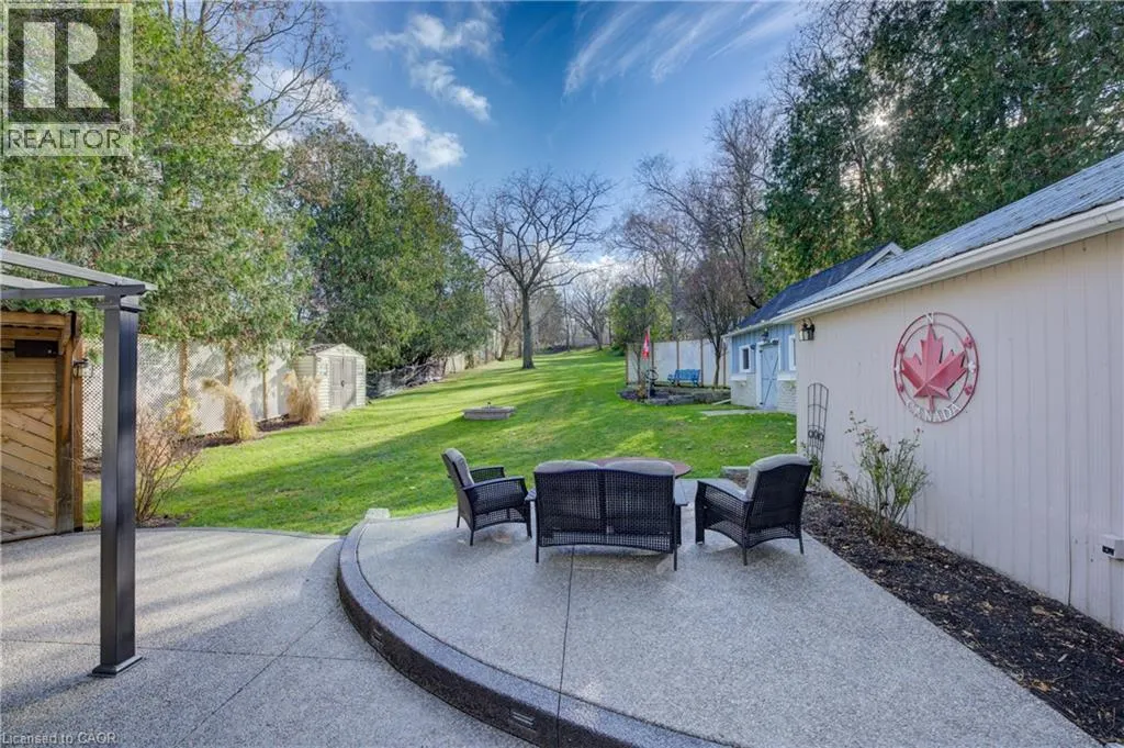 17 MEADOWCREEK Lane