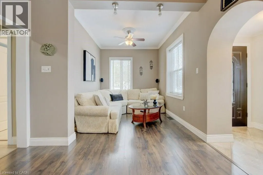 17 MEADOWCREEK Lane
