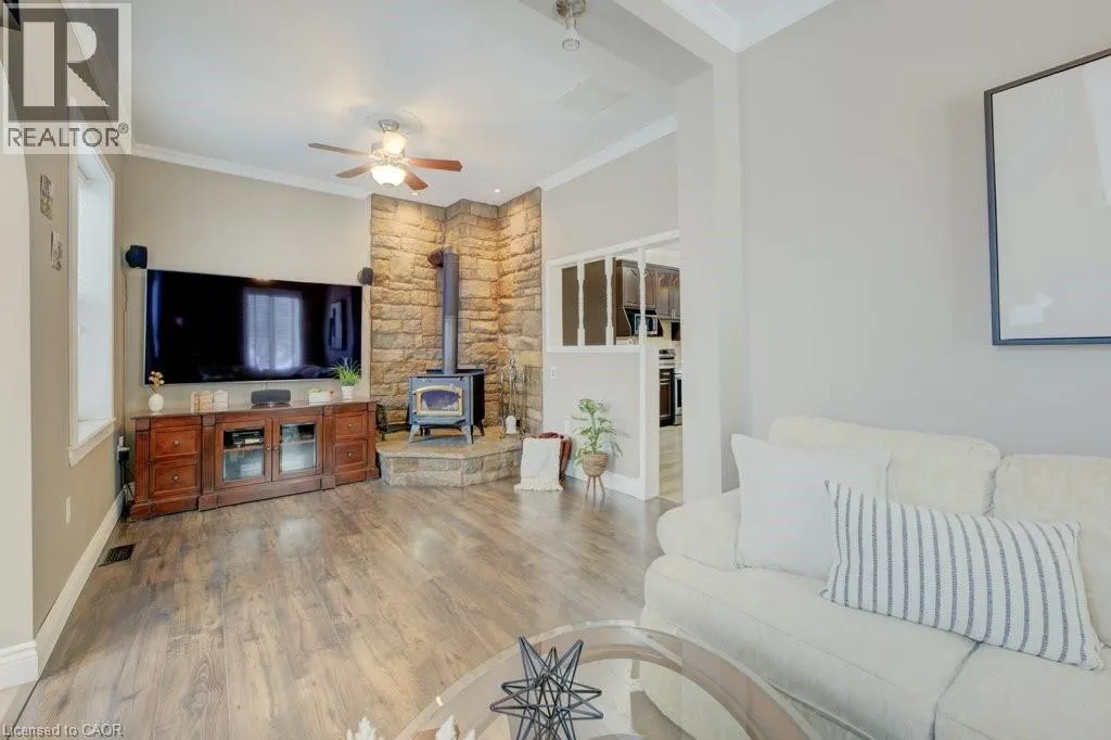 17 MEADOWCREEK Lane