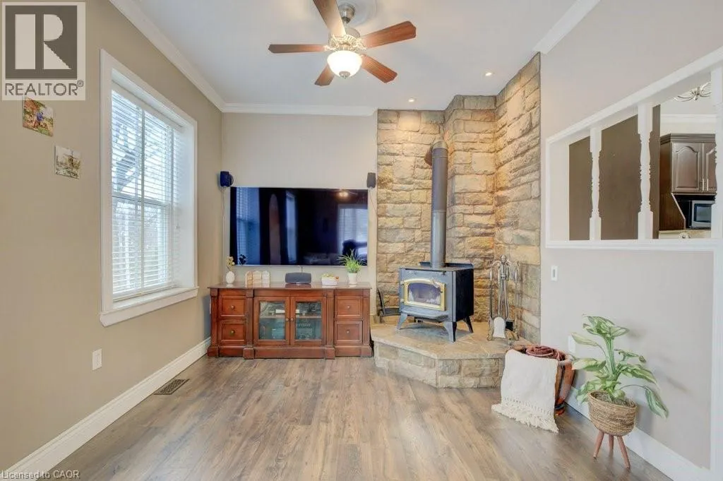 17 MEADOWCREEK Lane
