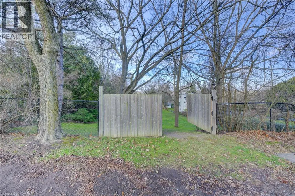 17 MEADOWCREEK Lane