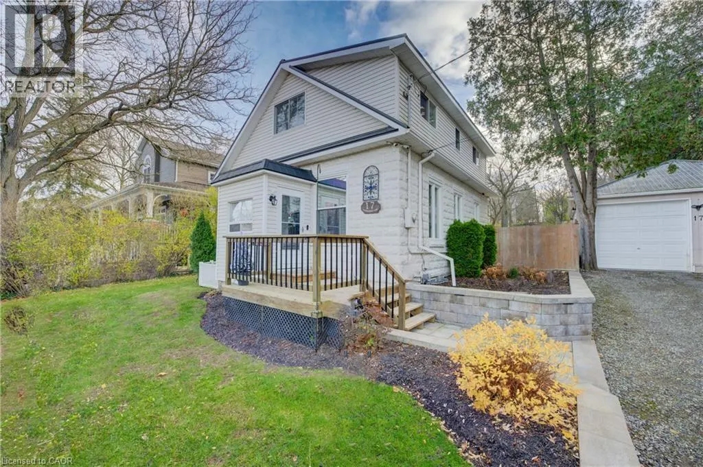 17 MEADOWCREEK Lane