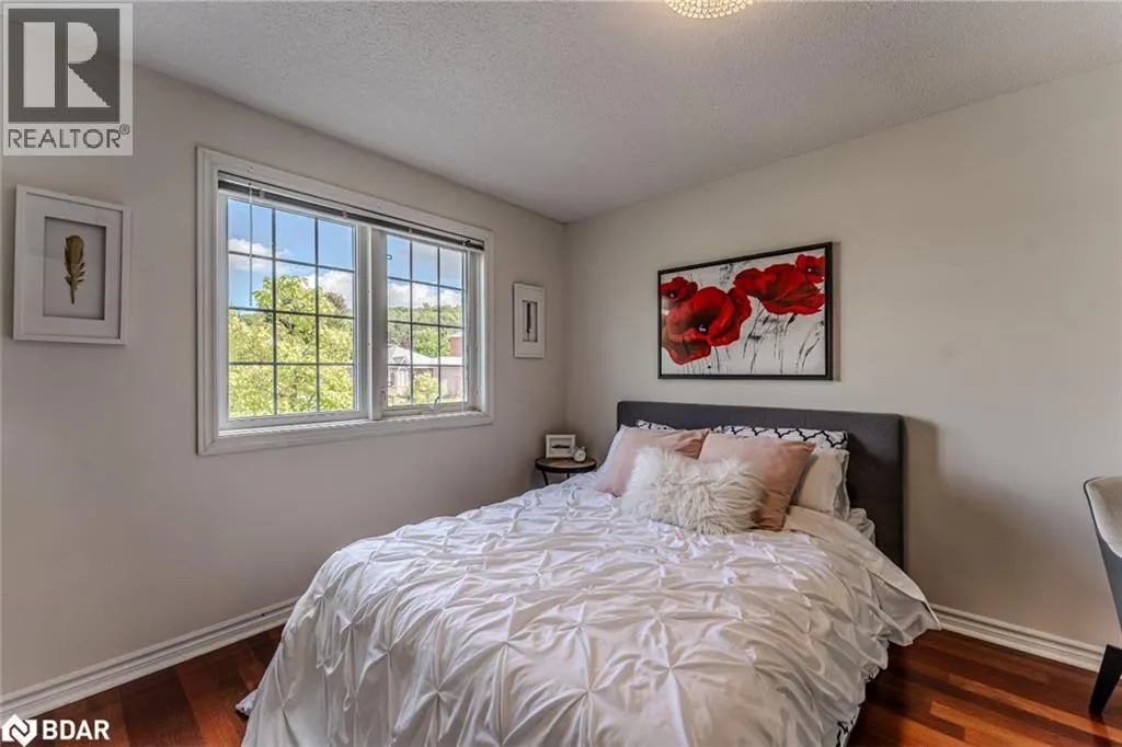6 LAURELWOOD Lane