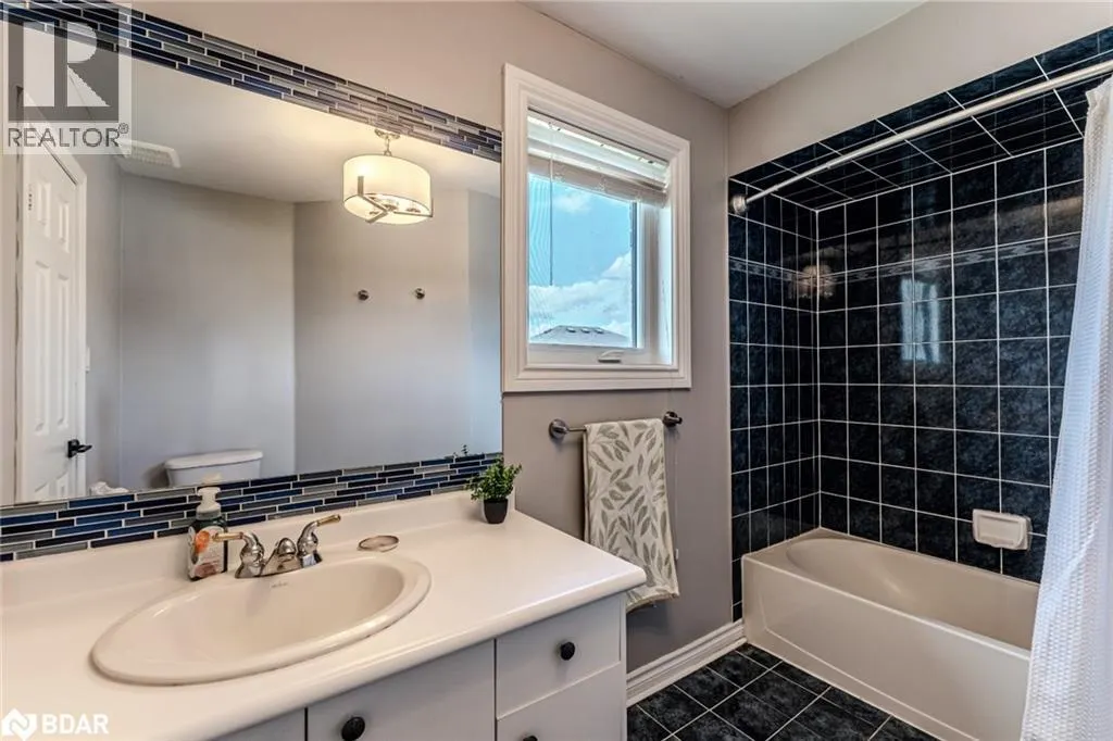 6 LAURELWOOD Lane