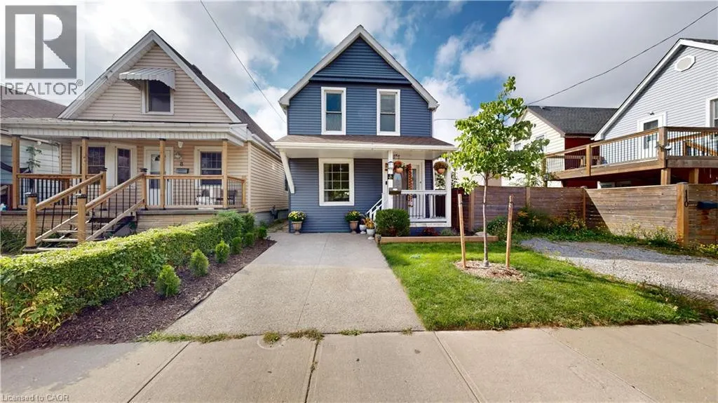 6 ALBANY Avenue
