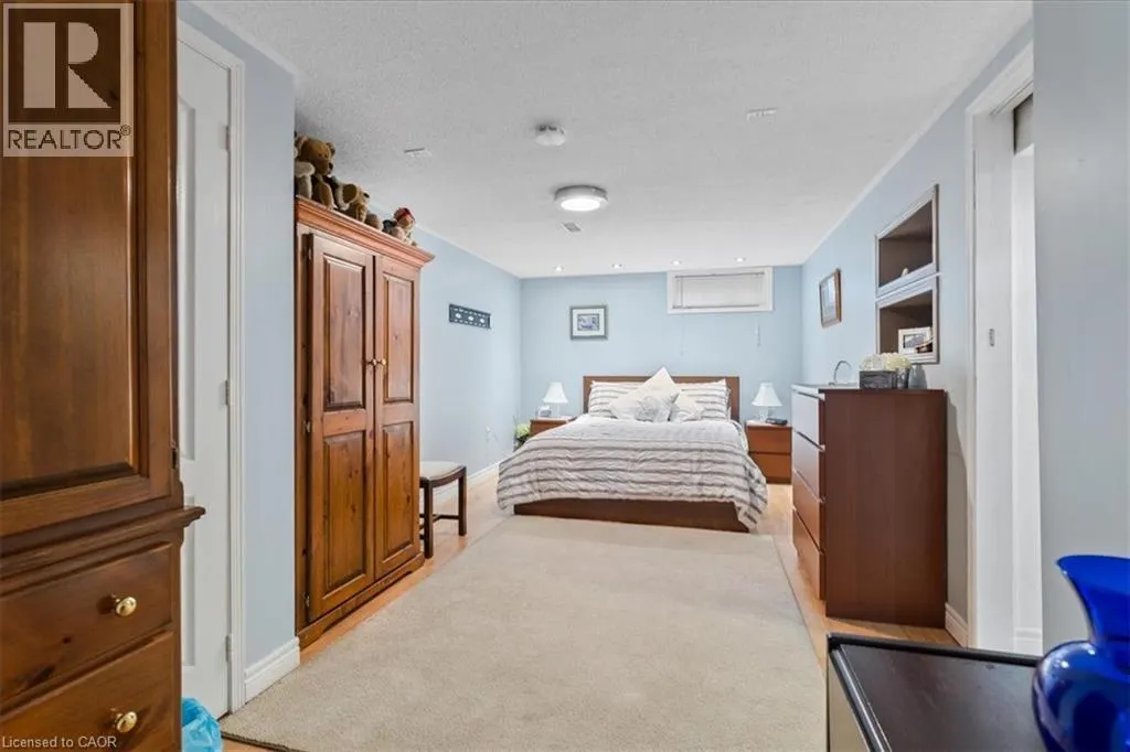 56 HILLIER Crescent