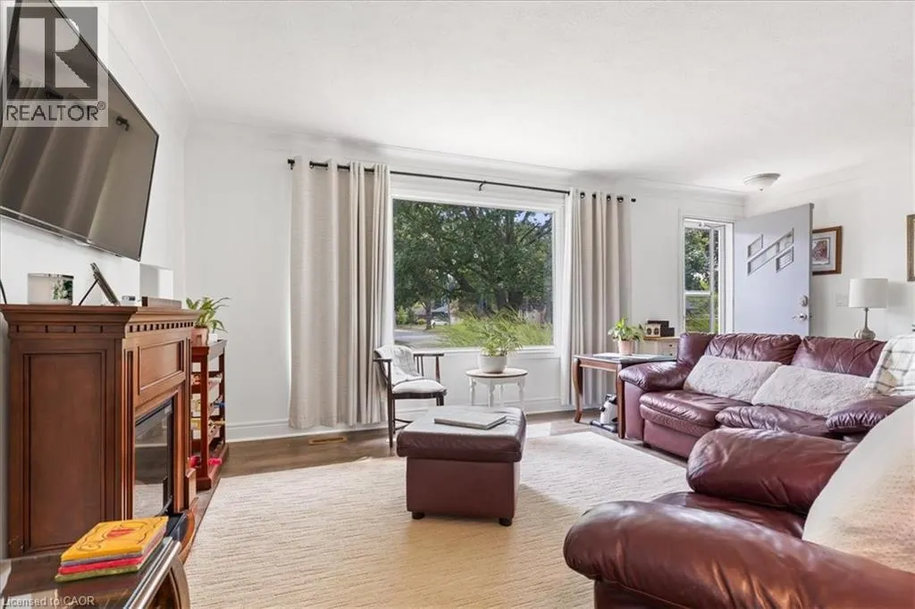 56 HILLIER Crescent