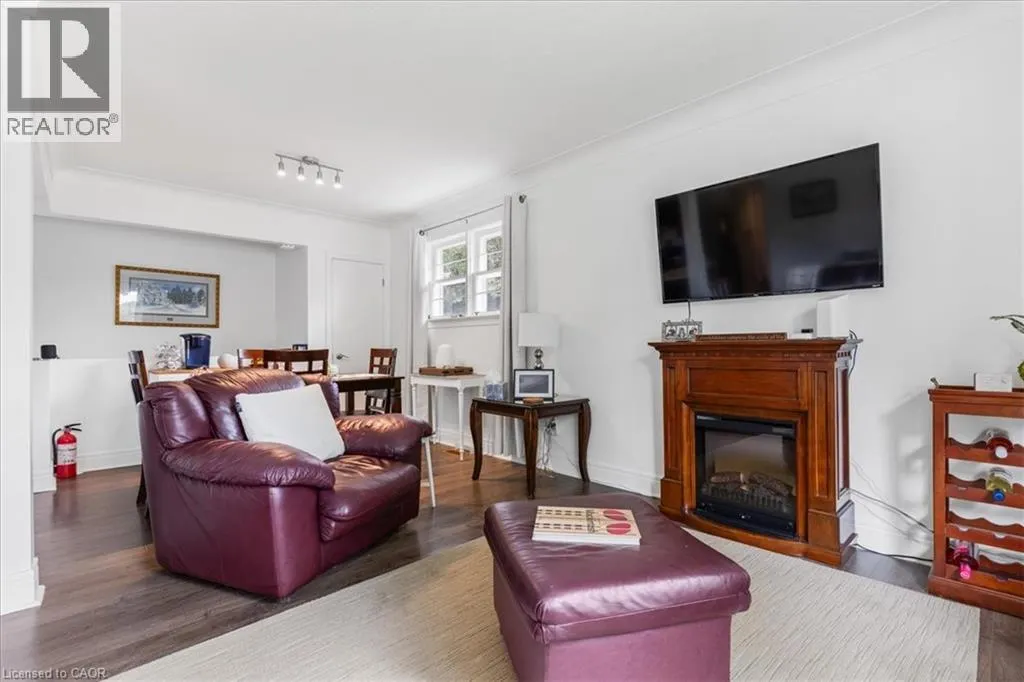 56 HILLIER Crescent
