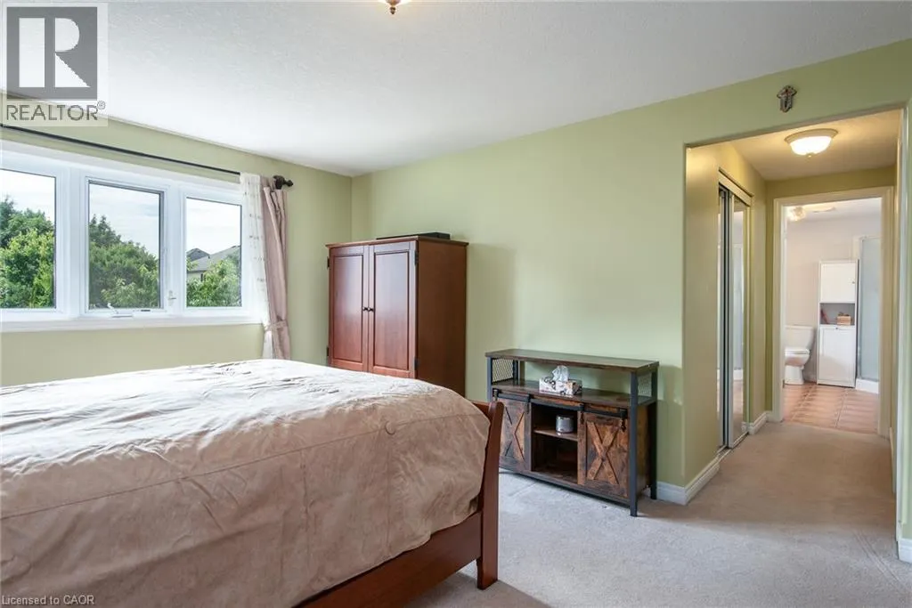 11 APPLE RIDGE Drive