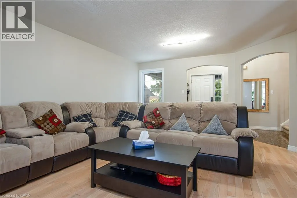 11 APPLE RIDGE Drive