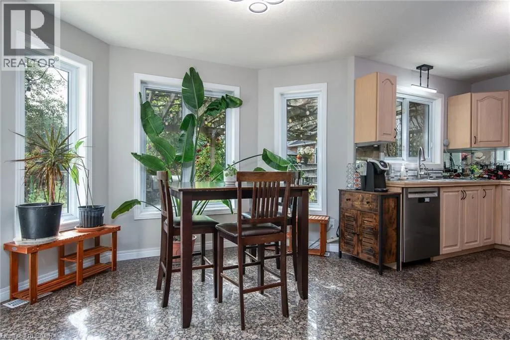 11 APPLE RIDGE Drive
