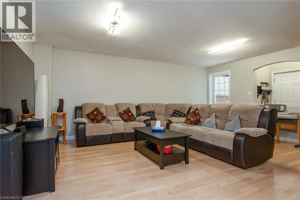 11 APPLE RIDGE Drive
