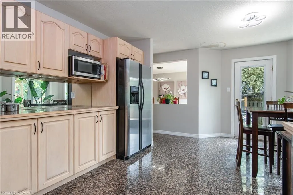 11 APPLE RIDGE Drive