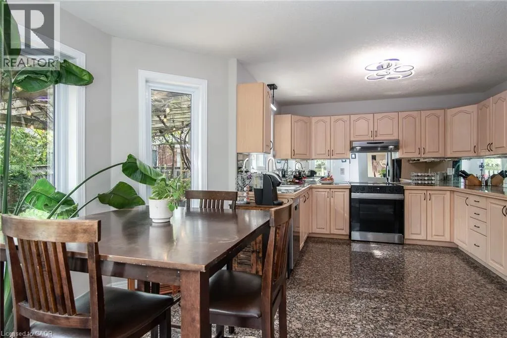 11 APPLE RIDGE Drive