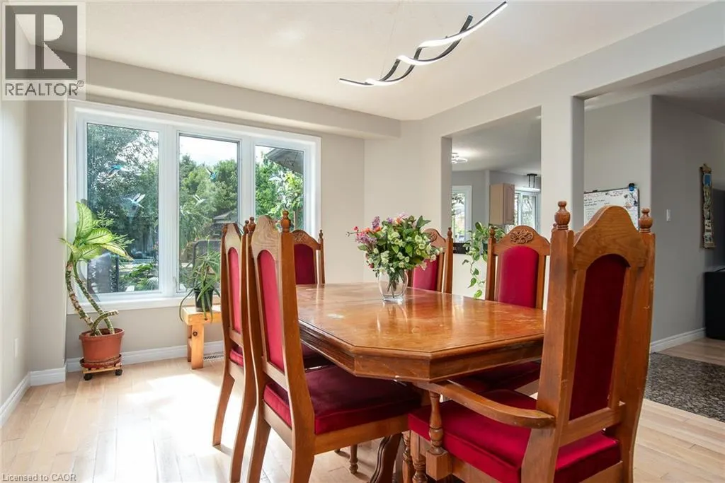 11 APPLE RIDGE Drive