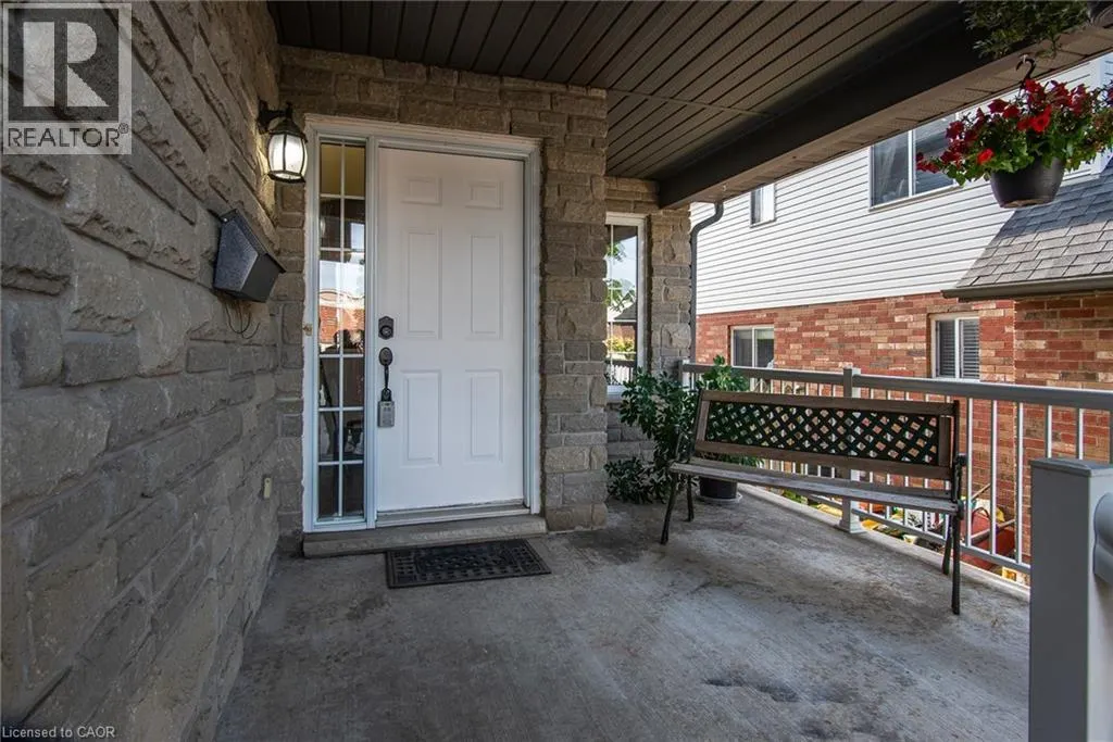 11 APPLE RIDGE Drive