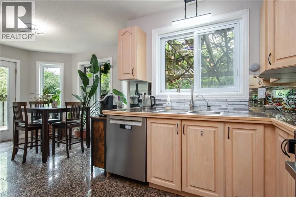 11 APPLE RIDGE Drive