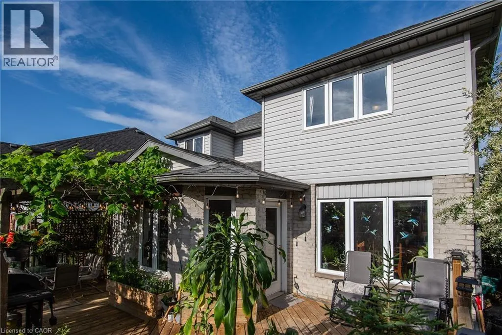 11 APPLE RIDGE Drive