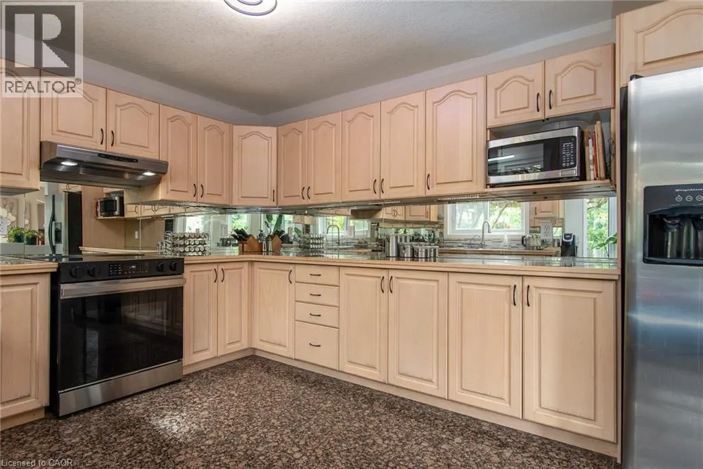 11 APPLE RIDGE Drive