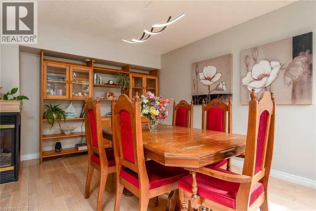 11 APPLE RIDGE Drive