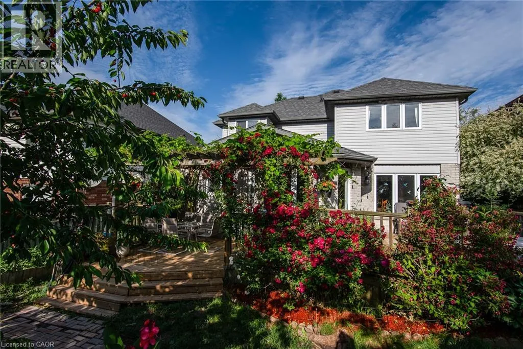 11 APPLE RIDGE Drive