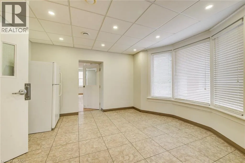 19 SCHNEIDER Avenue
