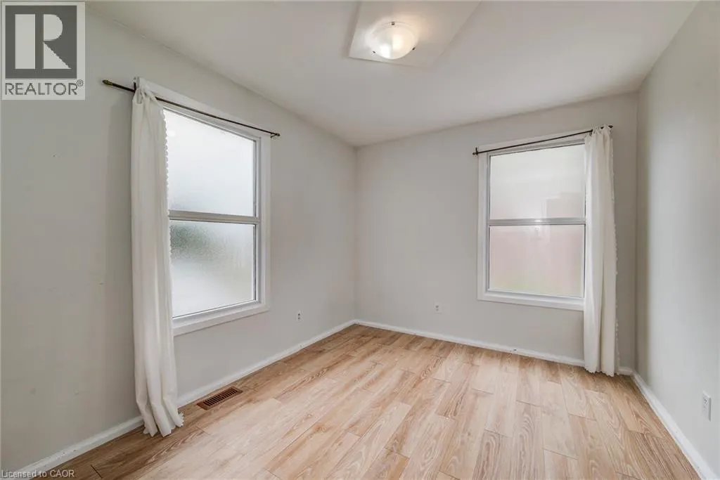 19 SCHNEIDER Avenue