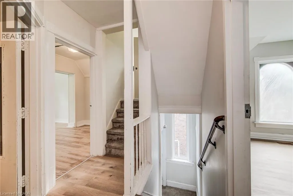 19 SCHNEIDER Avenue