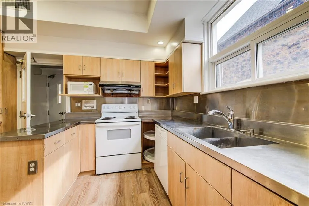 19 SCHNEIDER Avenue