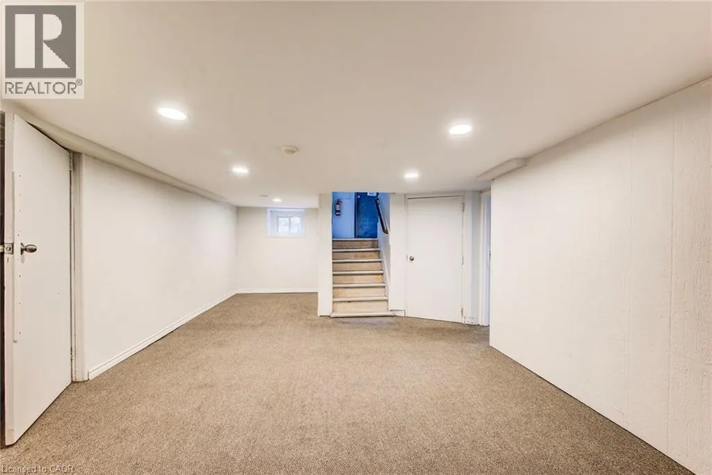 19 SCHNEIDER Avenue