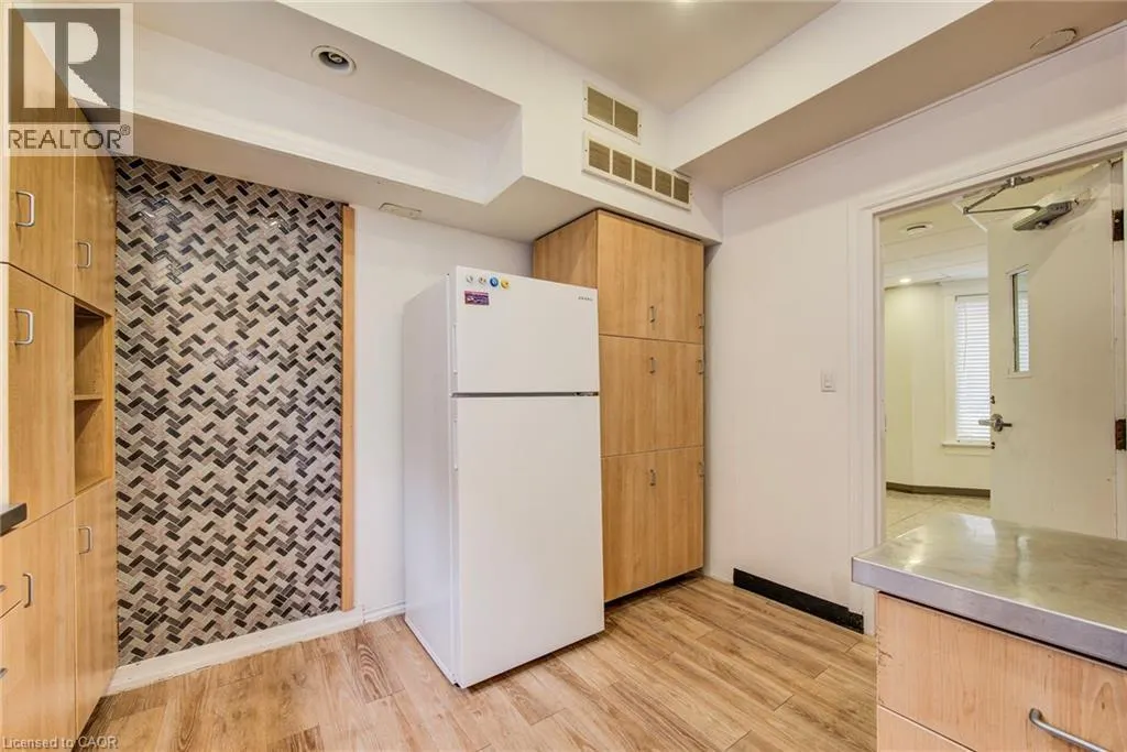 19 SCHNEIDER Avenue