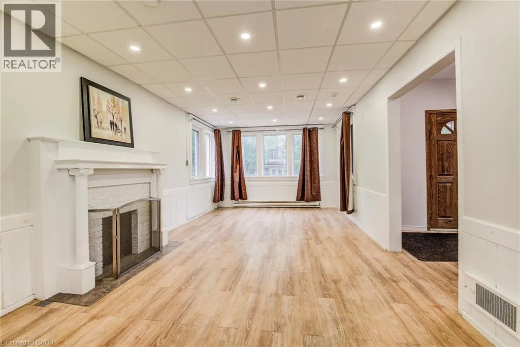 19 SCHNEIDER Avenue