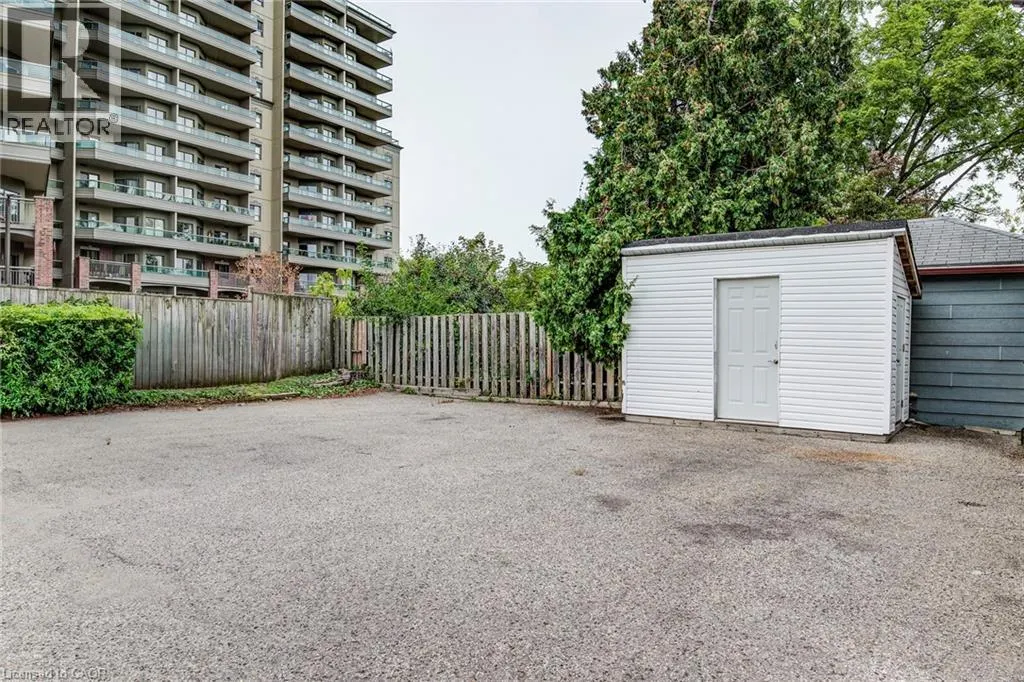 19 SCHNEIDER Avenue