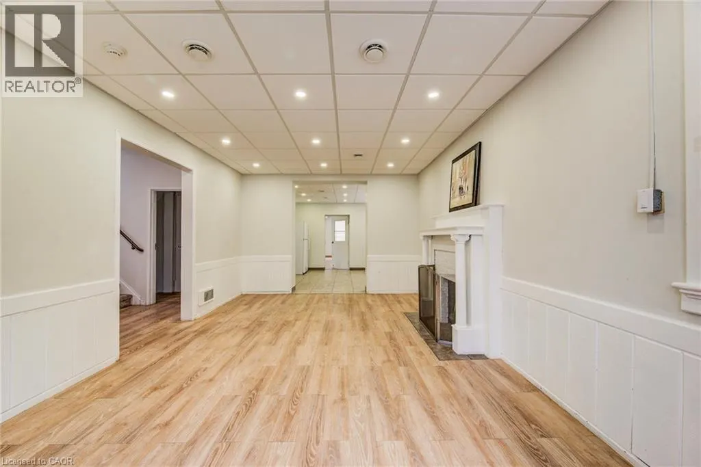 19 SCHNEIDER Avenue