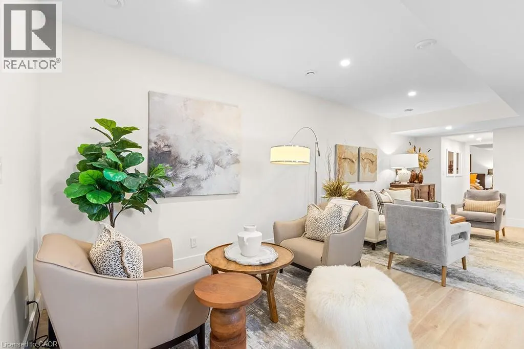 107 LOUISE CREEK Crescent