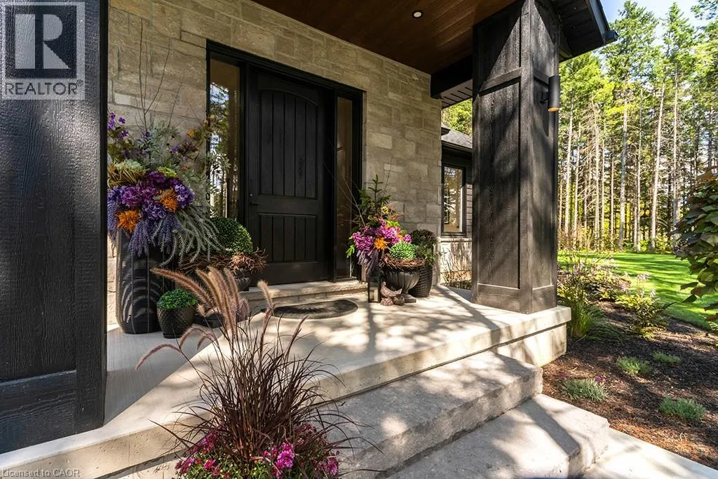 107 LOUISE CREEK Crescent
