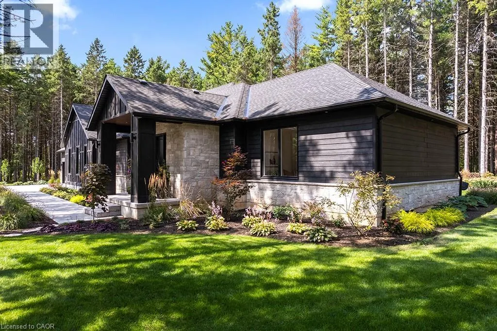 107 LOUISE CREEK Crescent