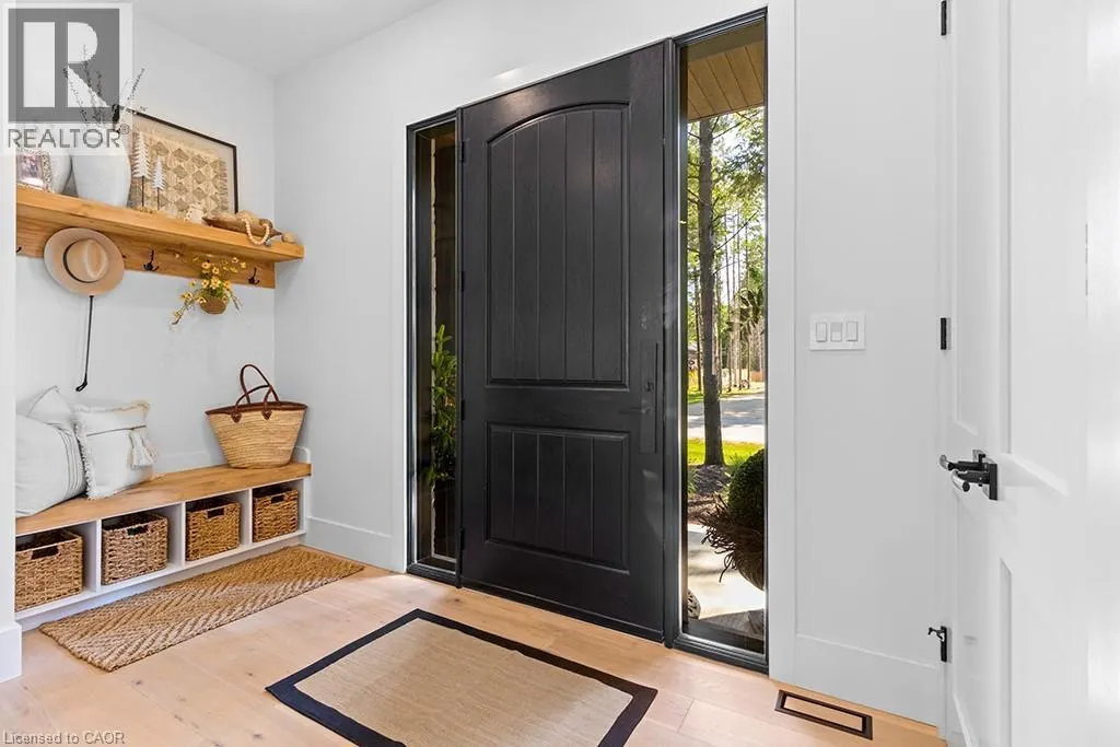 107 LOUISE CREEK Crescent