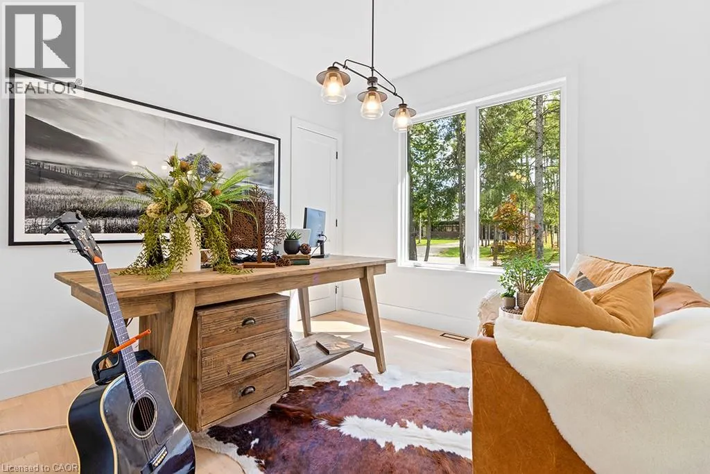 107 LOUISE CREEK Crescent