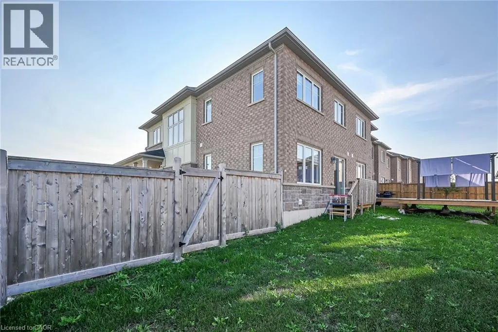 164 MACLACHLAN Avenue