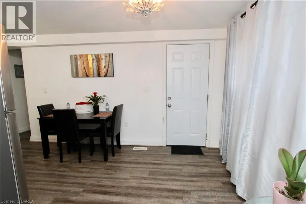72 KENT Street N Unit# 1, #1