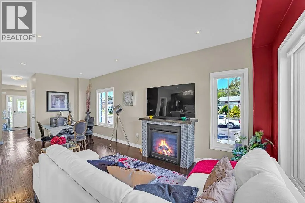 3 STARLING Drive
