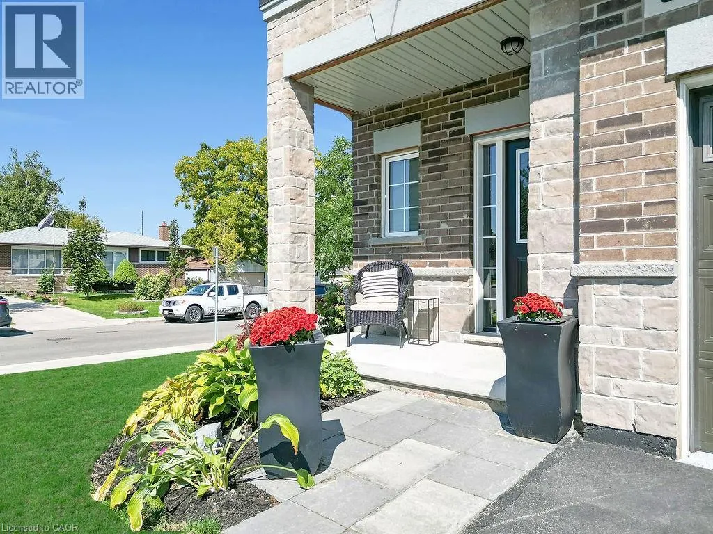 3 STARLING Drive