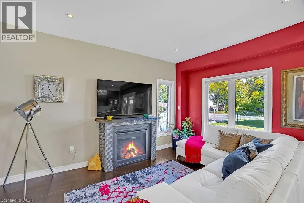 3 STARLING Drive
