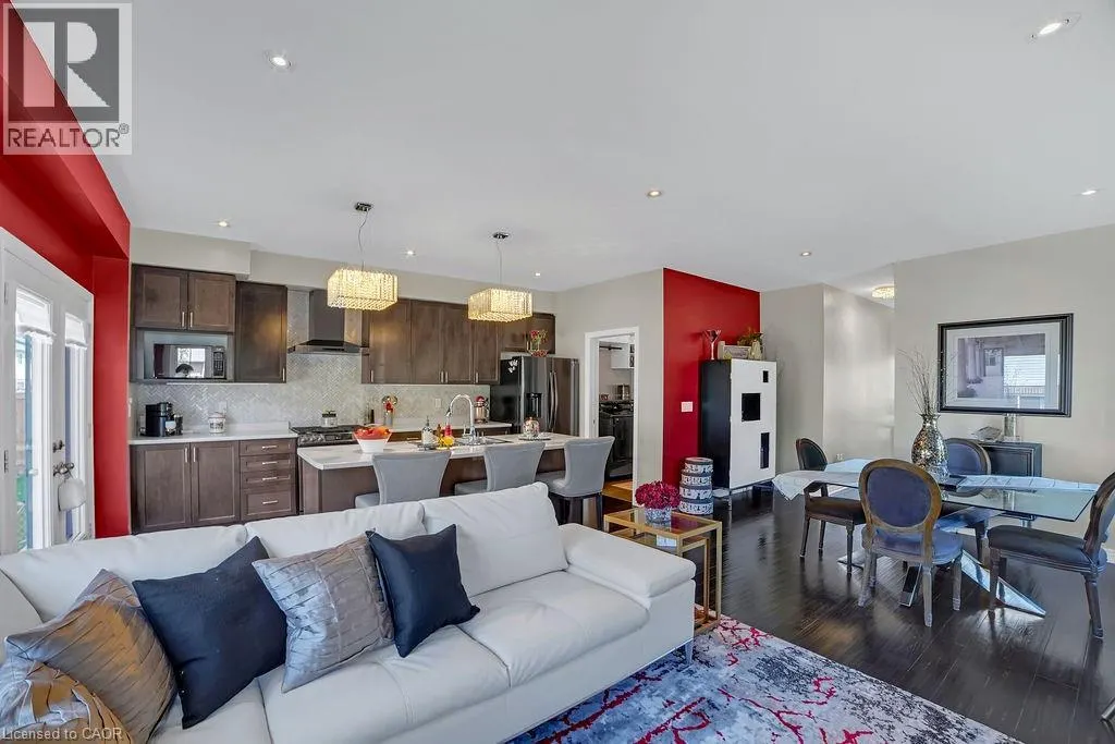 3 STARLING Drive
