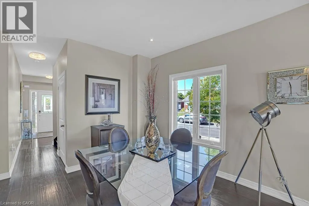 3 STARLING Drive