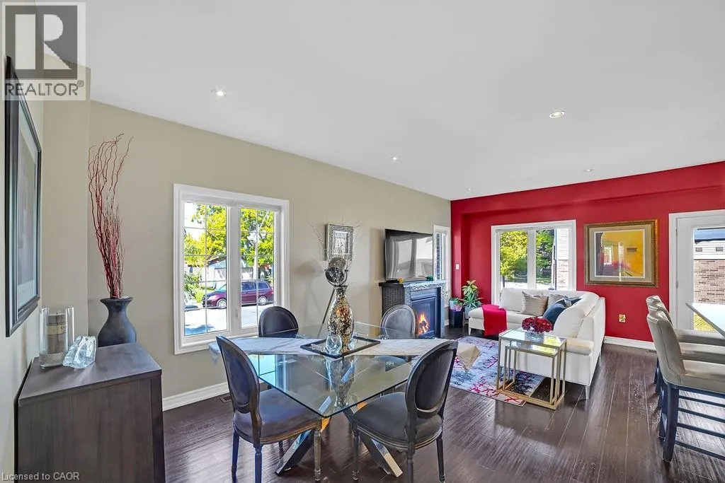 3 STARLING Drive