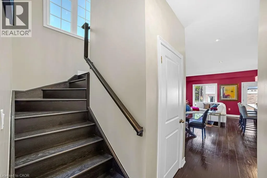 3 STARLING Drive