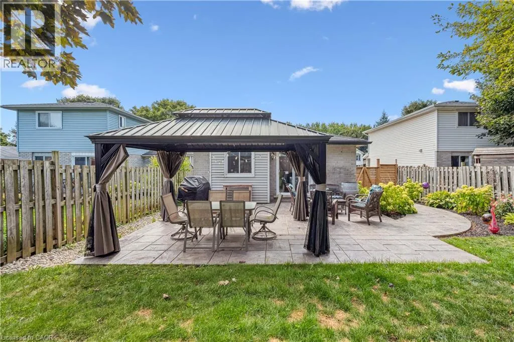 658 HOLMAN Crescent
