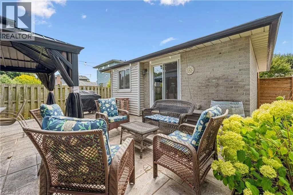 658 HOLMAN Crescent